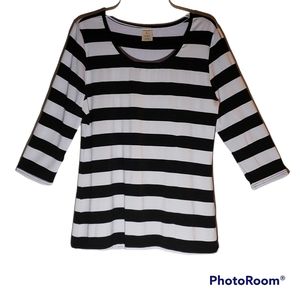 OThread & Co ladies size large black/white striped top. 217